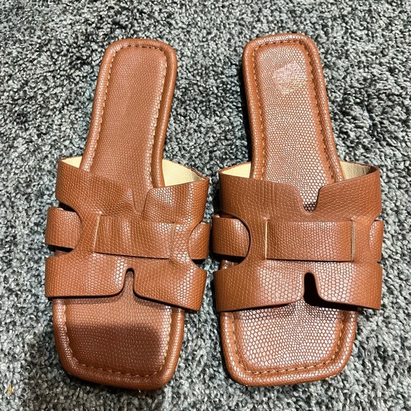 Women’s H style flat sandal brown new size 38 summer beach luxury shoe - Picture 1 of 2